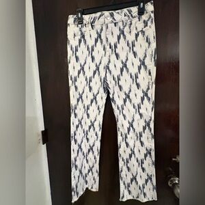 Bundle 2 for $30. Free People Patterned Jeans. Waist 27.